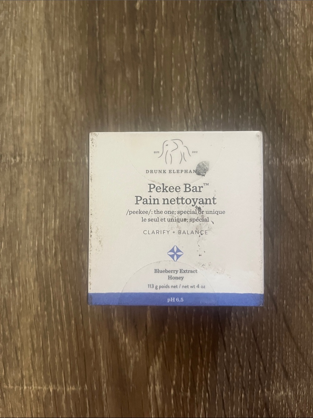 Drunk Elephant Pekee Bar Cleansing Bar - White & Blue